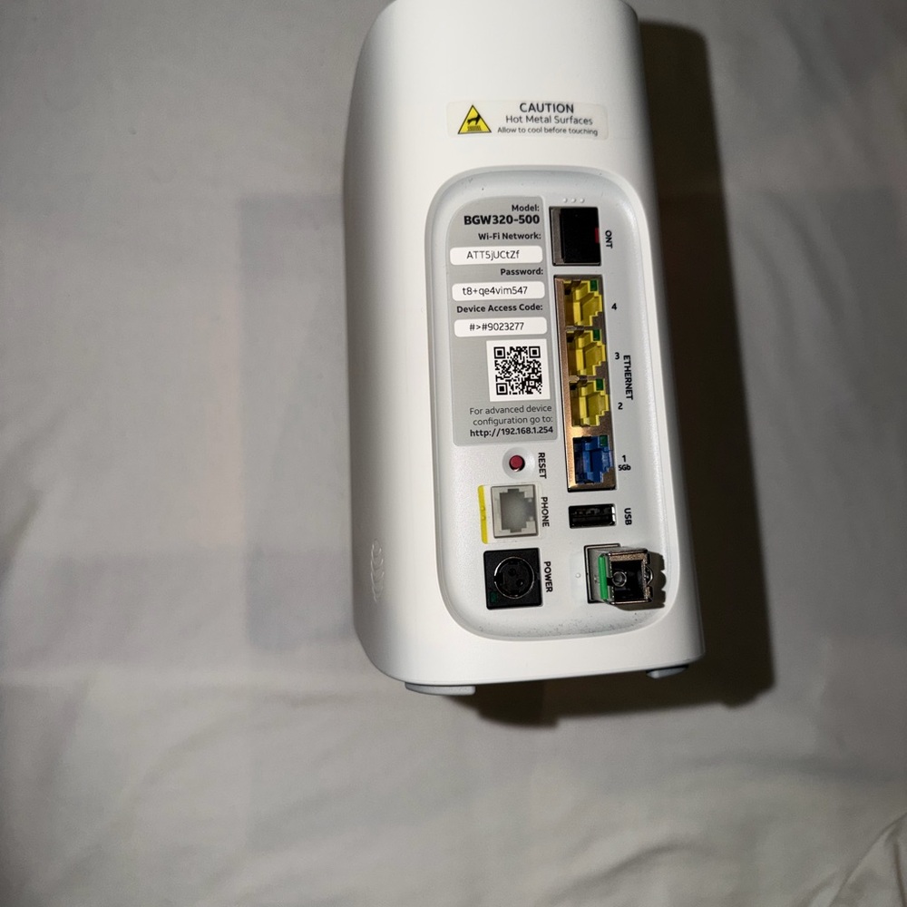 White BGW320 Router with Cables - Picture 4 of 9